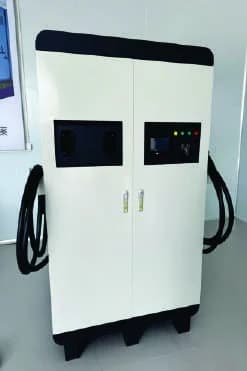 Electric vehicle charging station